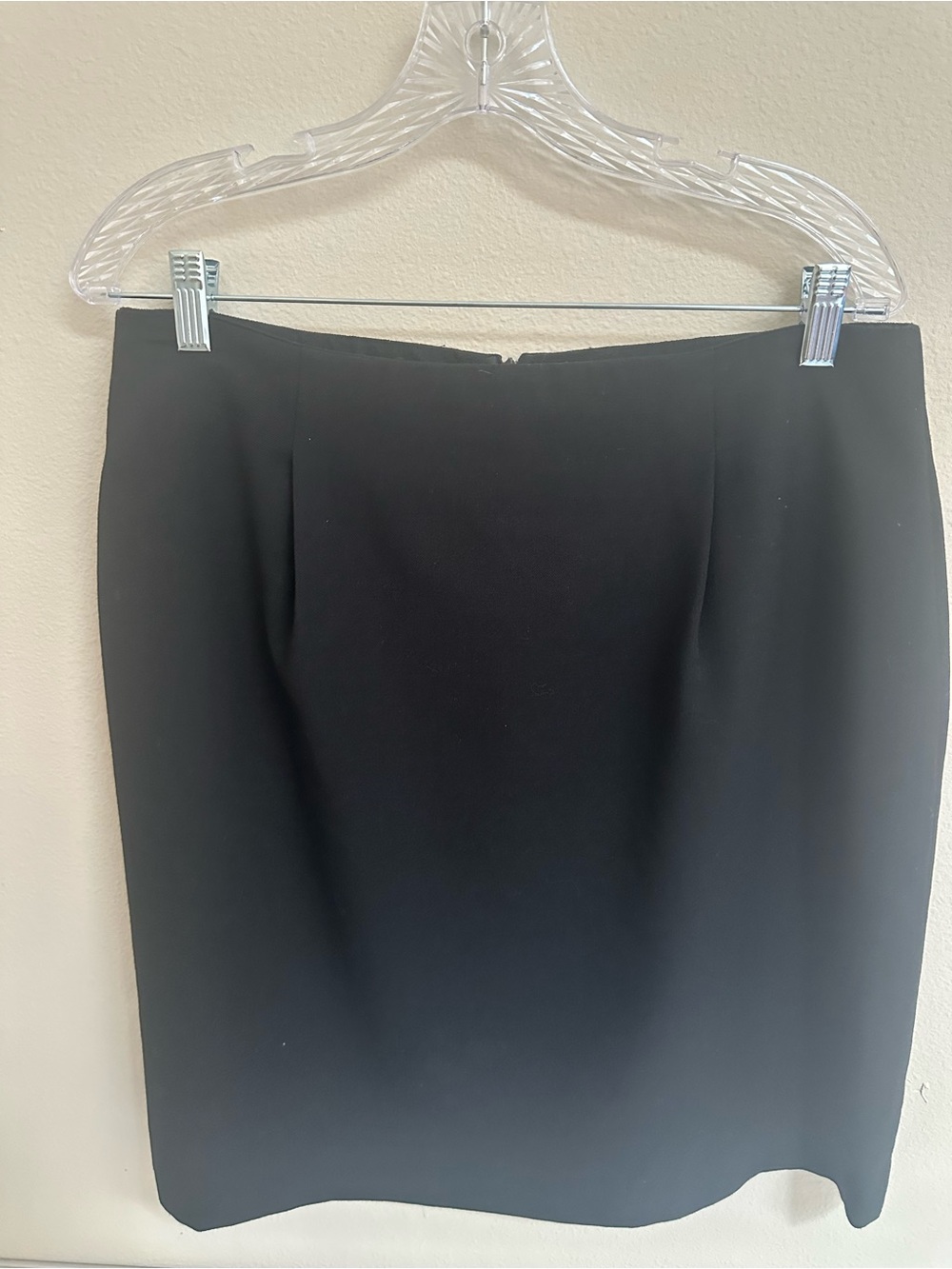 Vintage Jones Wear “Pure New Wool” Classic Black Pencil Skirt - Women size 16